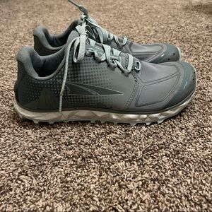 Altra women’s trail running shoes superior 4.5